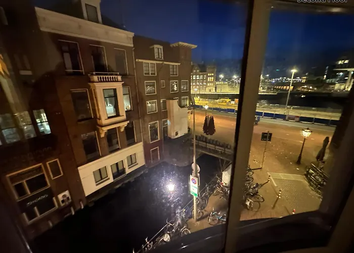 Voyagers * Amsterdam