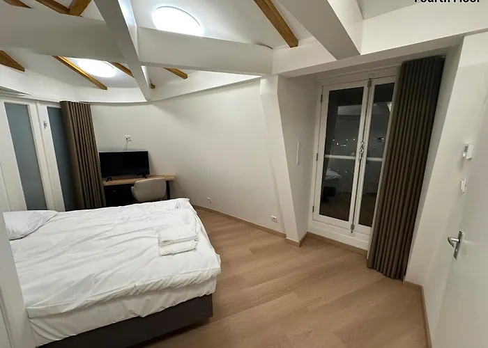 Voyagers * Amsterdam